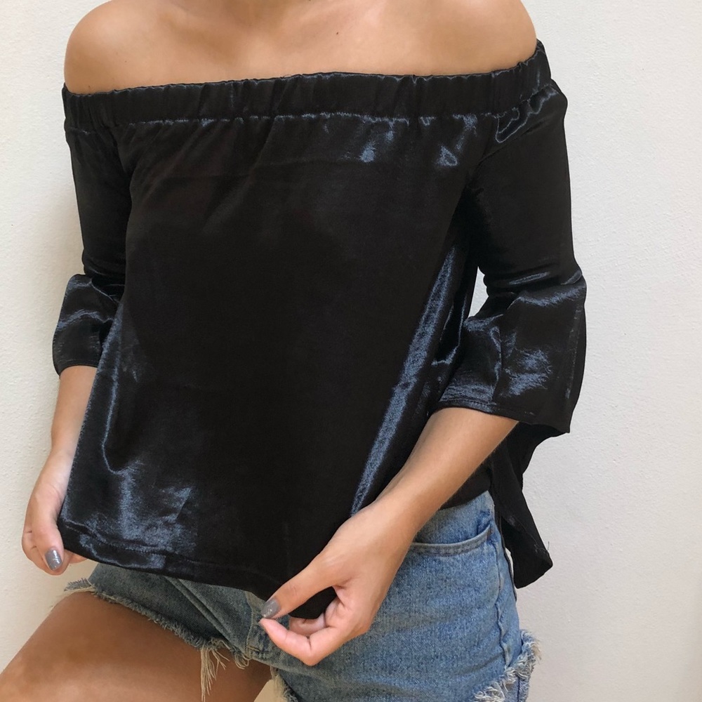One Way off the shoulder top - Picture 2 of 4